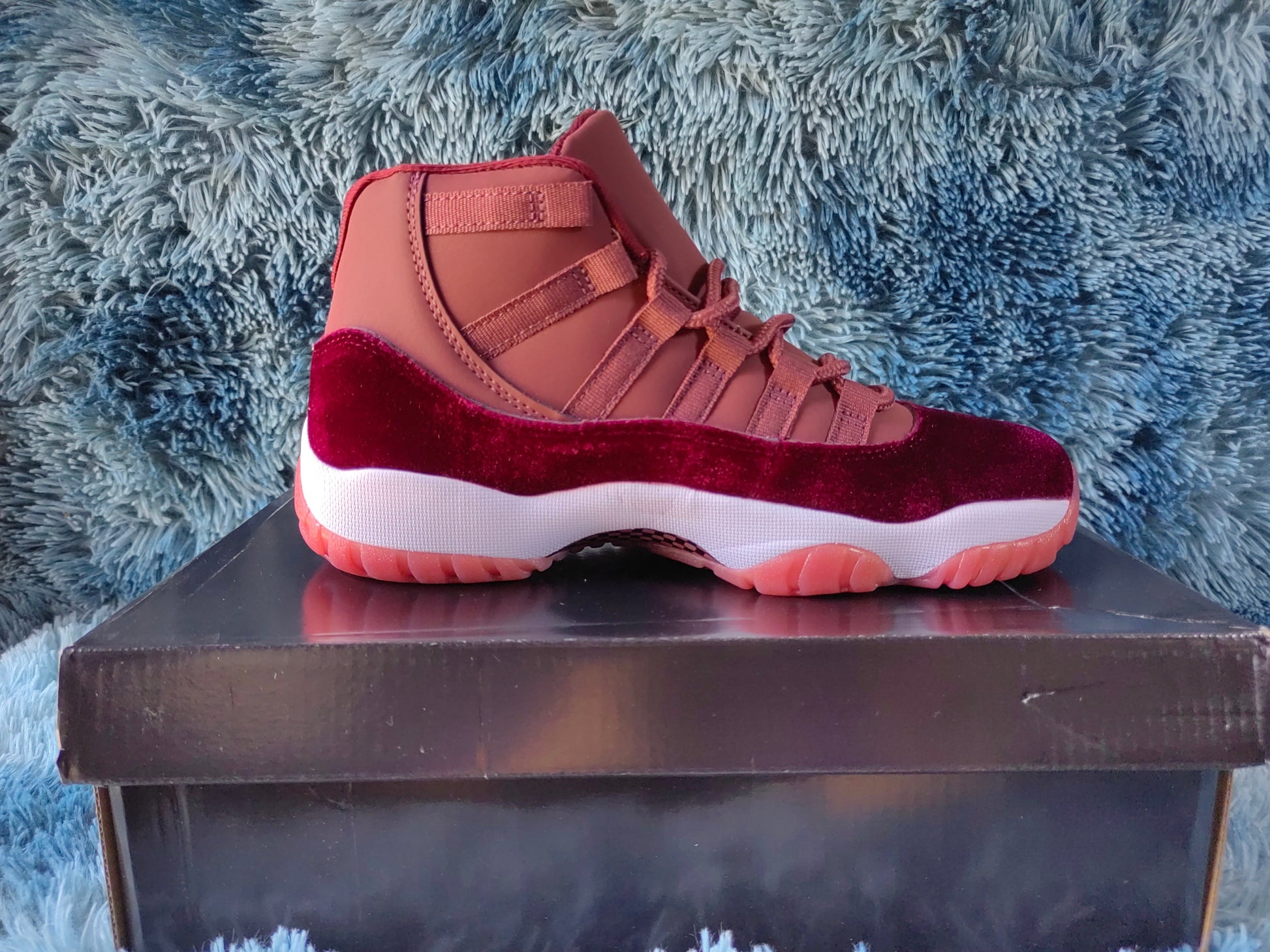 JORDAN 11 “Heiress” - Phantom Kicks