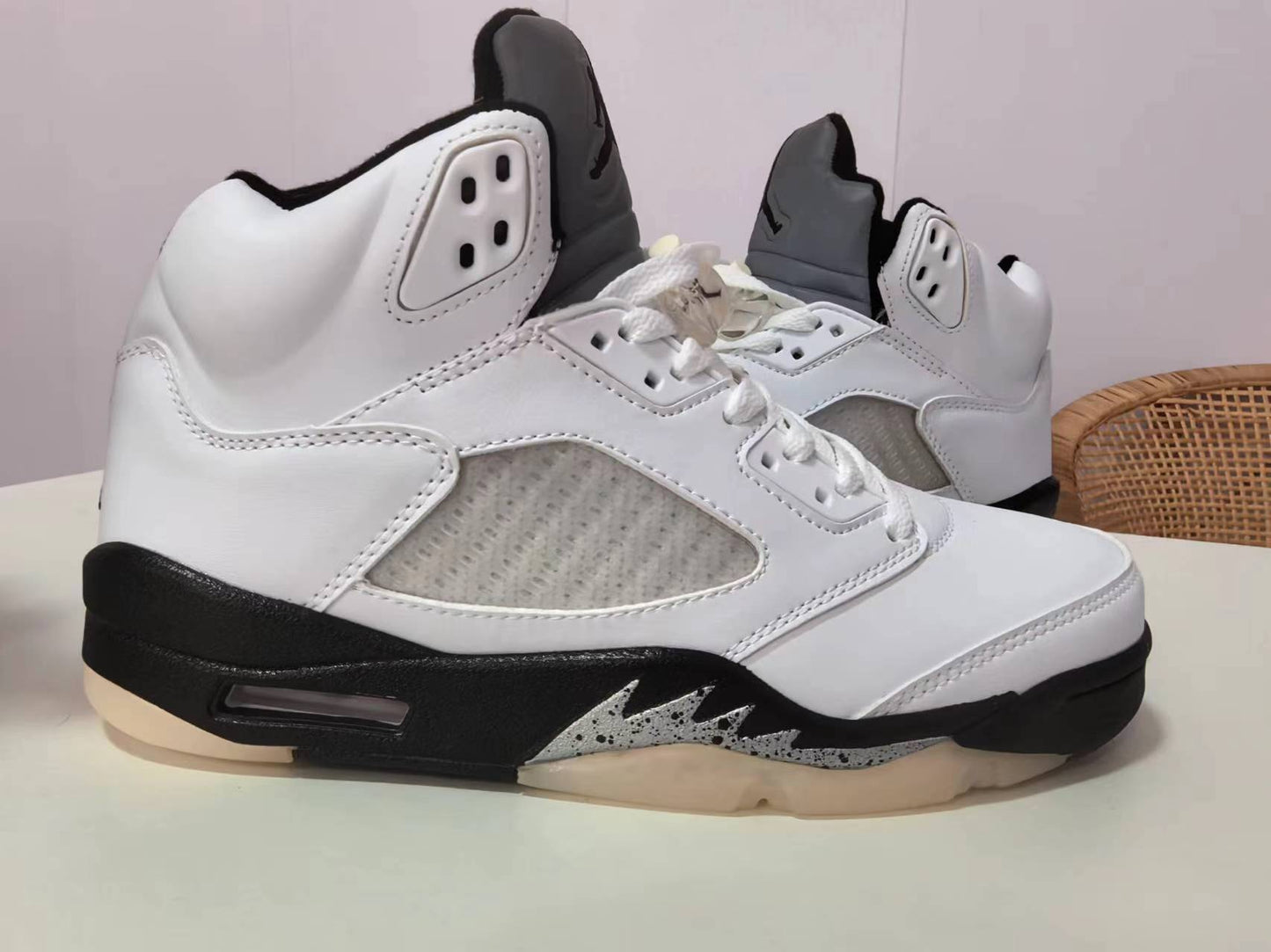 JORDAN 5 RETRO WHITE/BLACK - Phantom Kicks