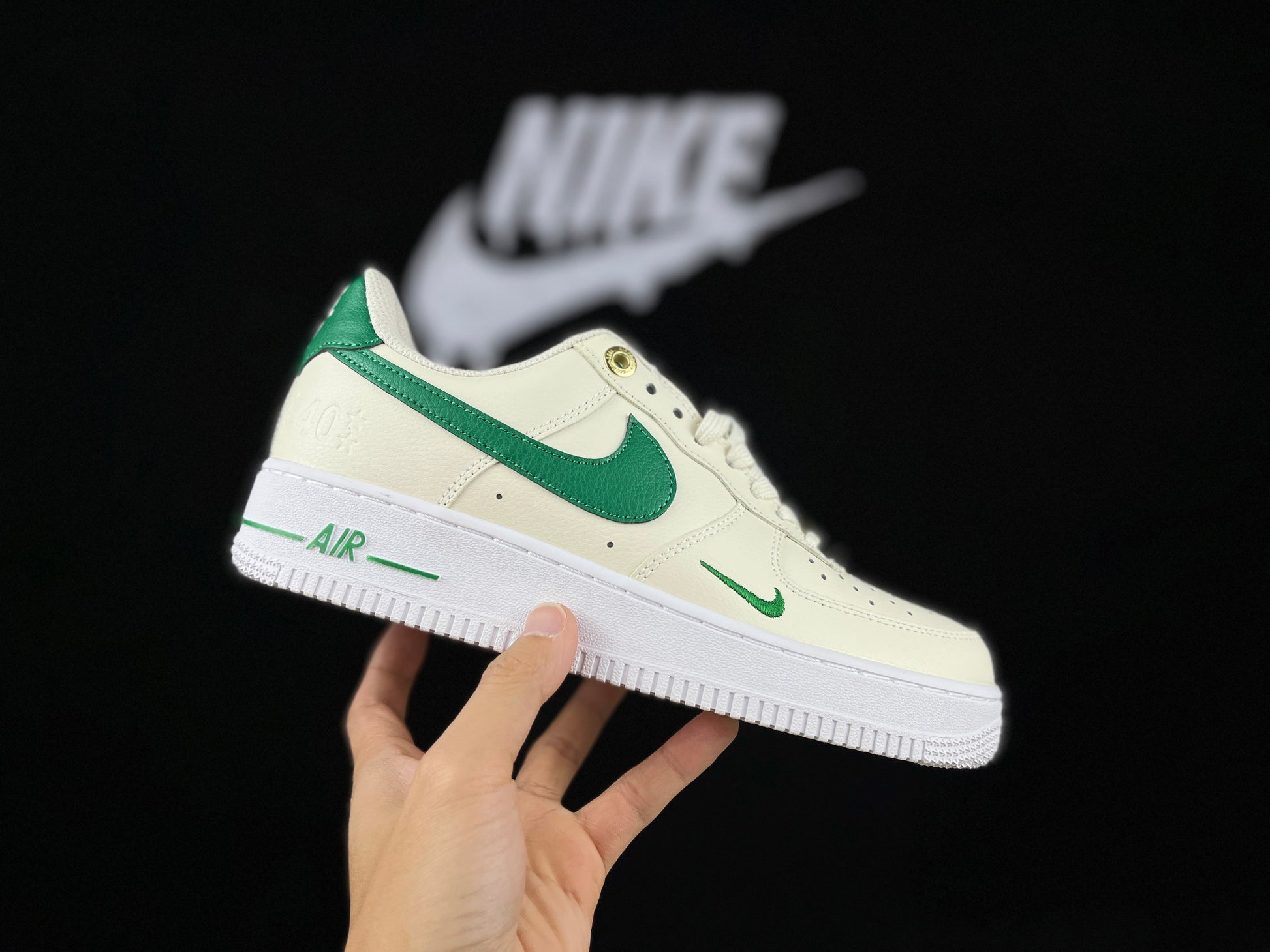 NIKE AIR FORCE 1 "Light Green" - Phantom Kicks