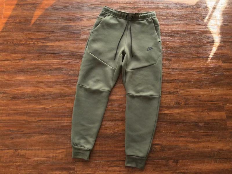 NIKE TECH FLEECE PANTS x ARMY GREEN - Phantom Kicks