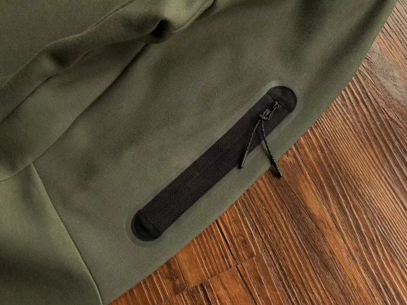 NIKE TECH FLEECE HOODIE x ARMY GREEN - Phantom Kicks