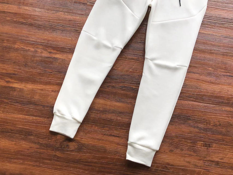 NIKE TECH FLEECE PANTS x WHITE - Phantom Kicks