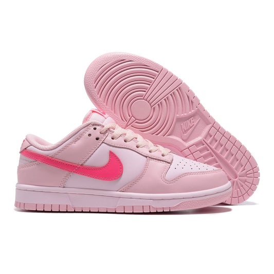 NIKE DUNK LOW x TRIPLE PINK - Phantom Kicks