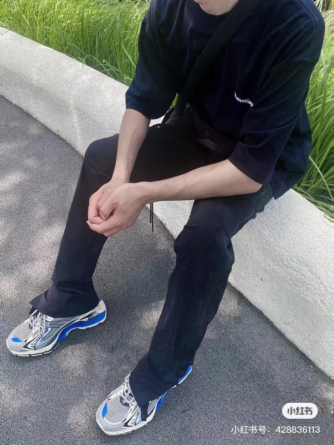BALENCIAGA MINIMALIST T-SHIRT BLACK - Phantom Kicks