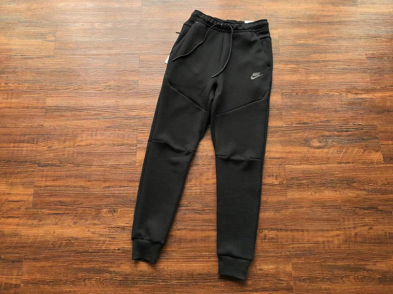 NIKE TECH FLEECE PANTS x BLACK - Phantom Kicks