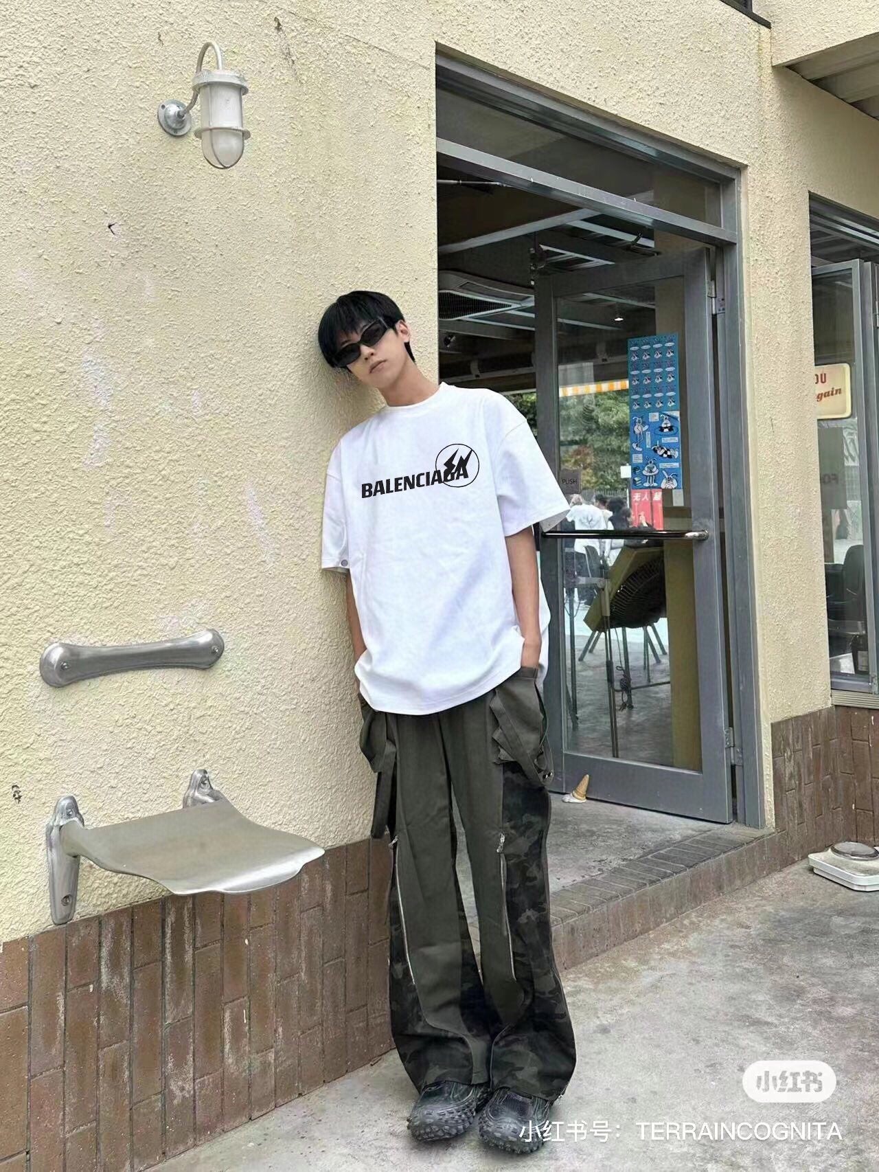 BALENCIAGA LOGO T-SHIRT WHITE - Phantom Kicks