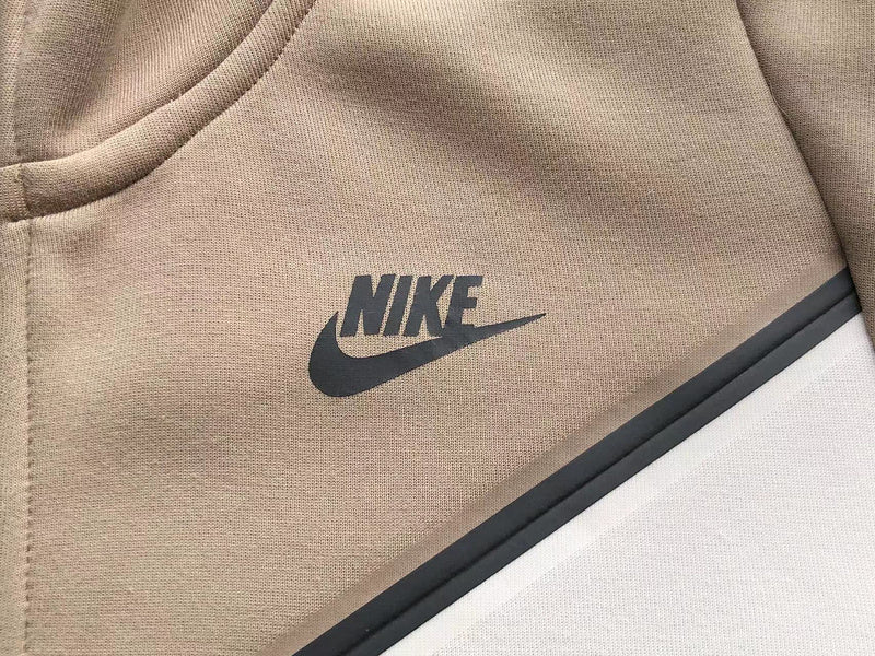 NIKE TECH FLEECE HOODIE x SANDALWOOD/LIGHT BONE WHITE - Phantom Kicks