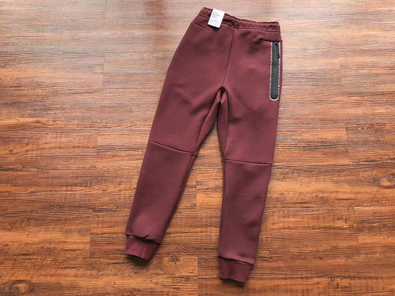 NIKE TECH FLEECE PANTS x BERRY/POMEGRANATE - Phantom Kicks