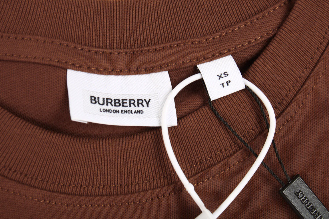 Burberry T-shirt with Checkered Crest - Phantom Kicks