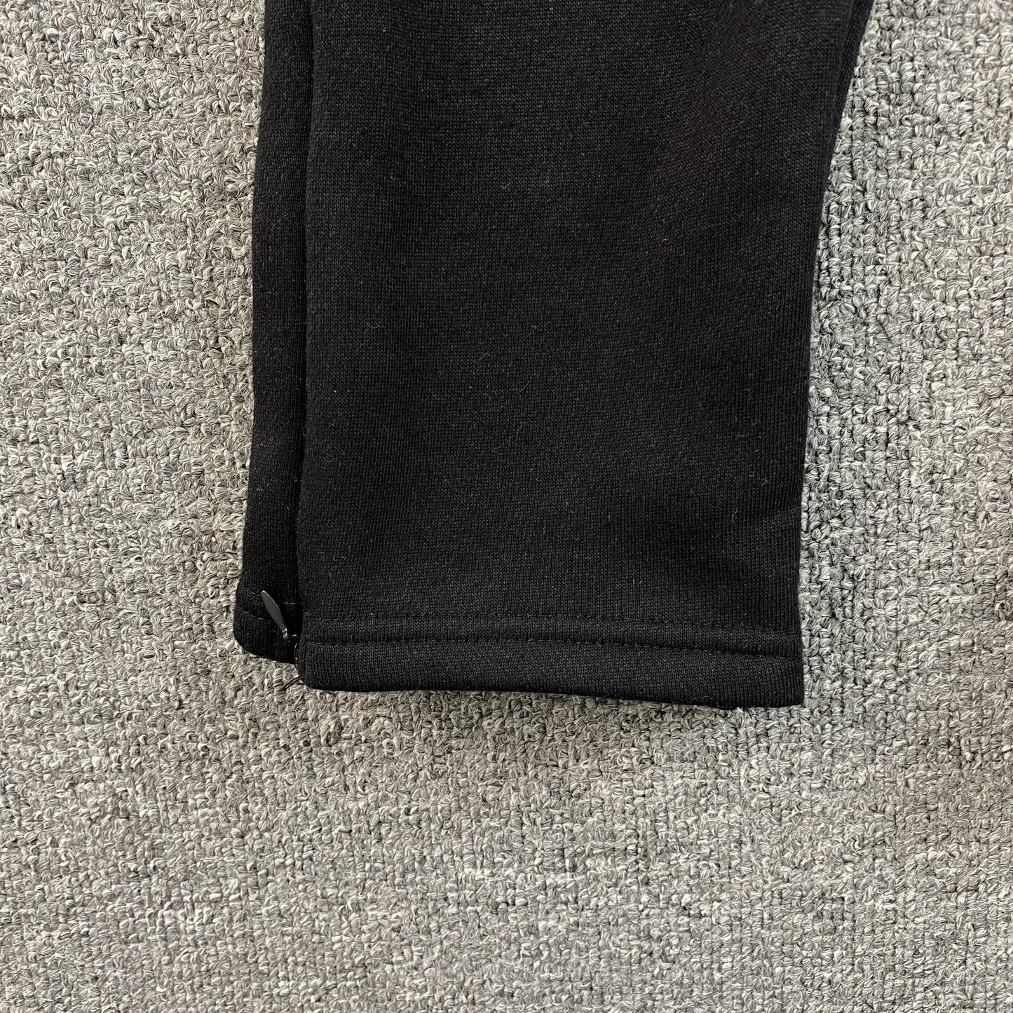 SYNA WORLD SWEATPANTS BLACK - Phantom Kicks