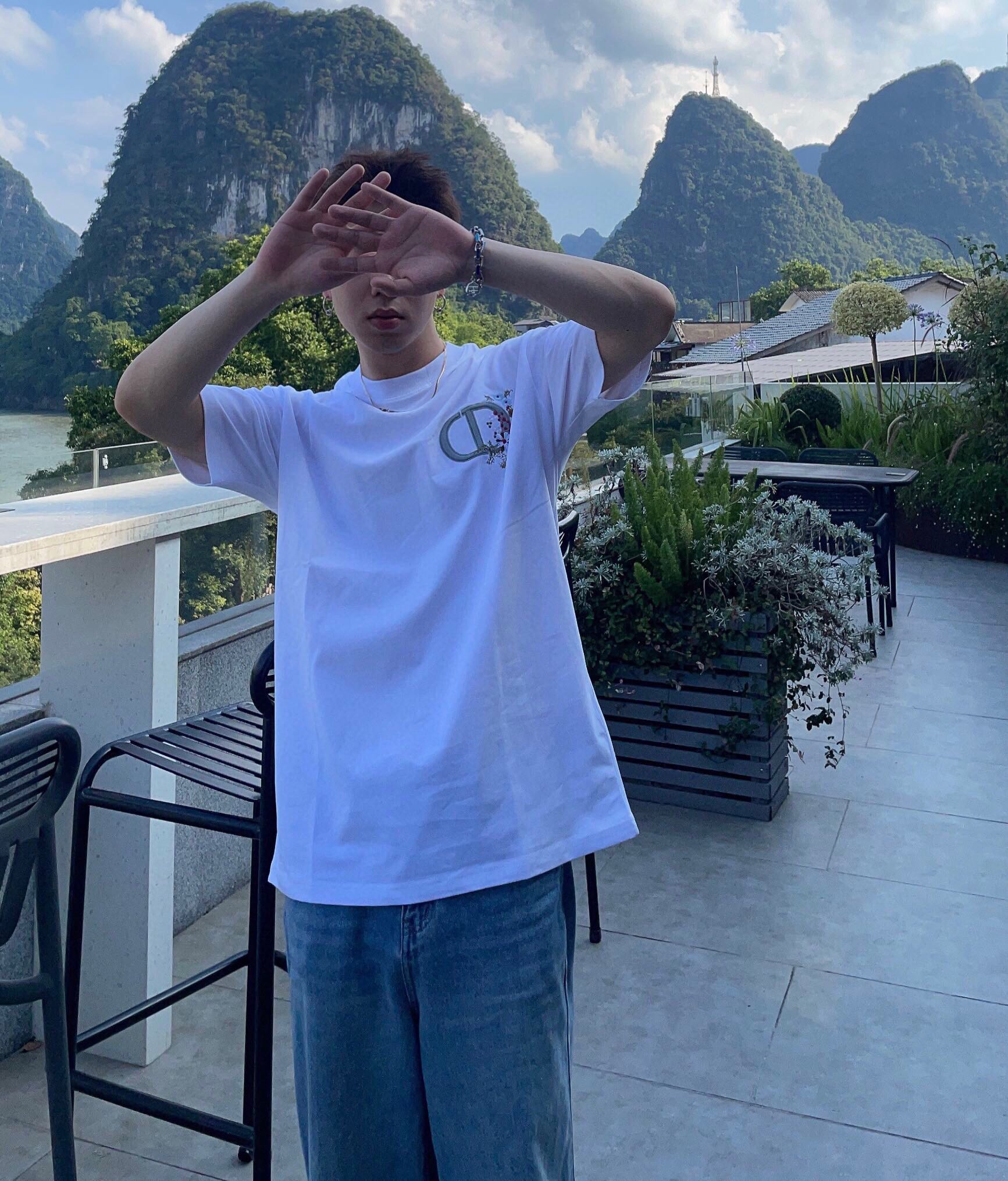 Dior T-Shirt with Floral CD Logo - Phantom Kicks