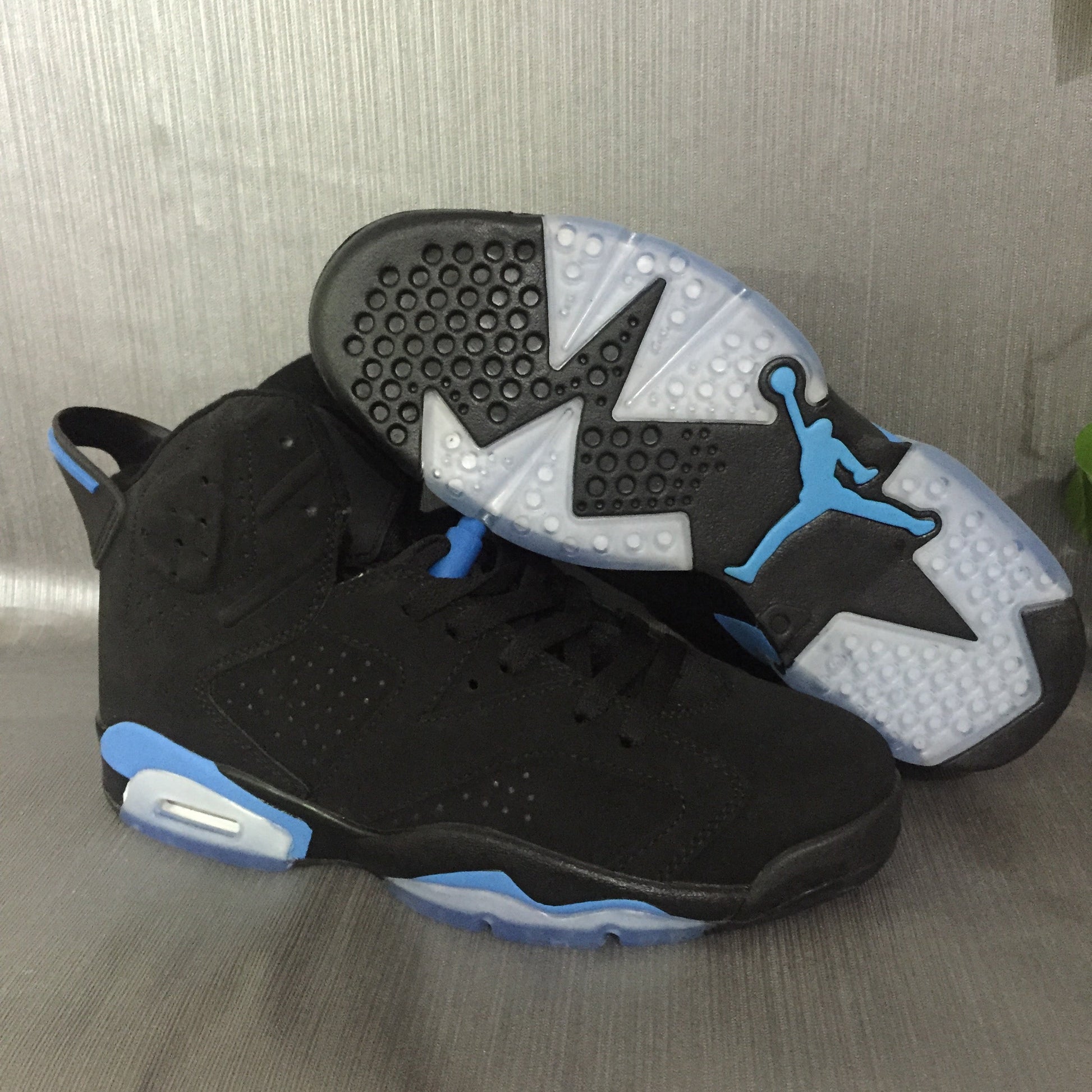 Jordan 6 Retro "Black University Blue" - Phantom Kicks