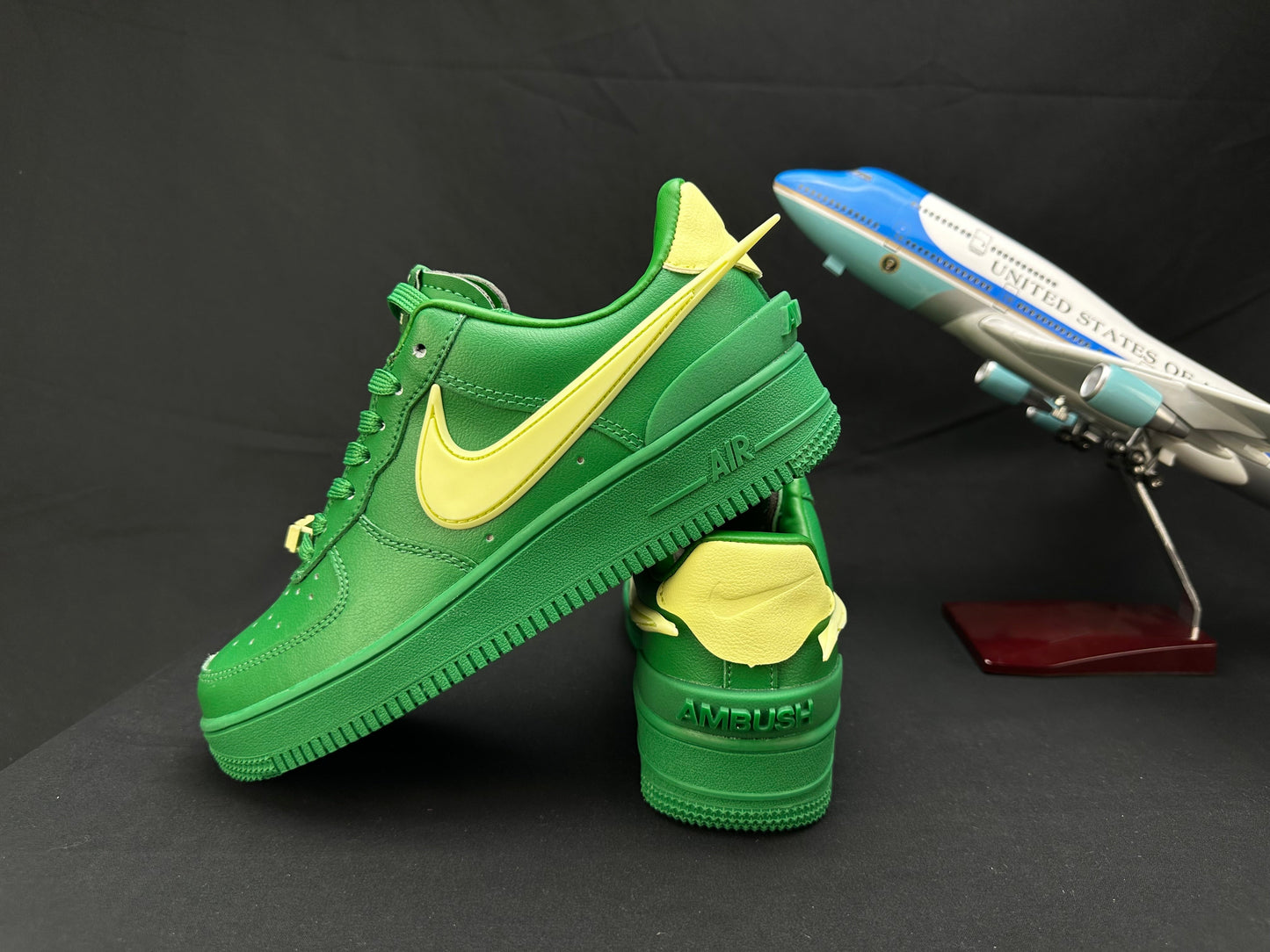 NIKE AIR FORCE 1 "Big Swoosh Green" - Phantom Kicks