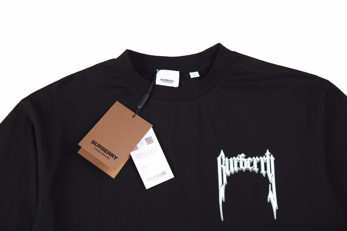 Burberry T-shirt with Gothic Logo - Phantom Kicks