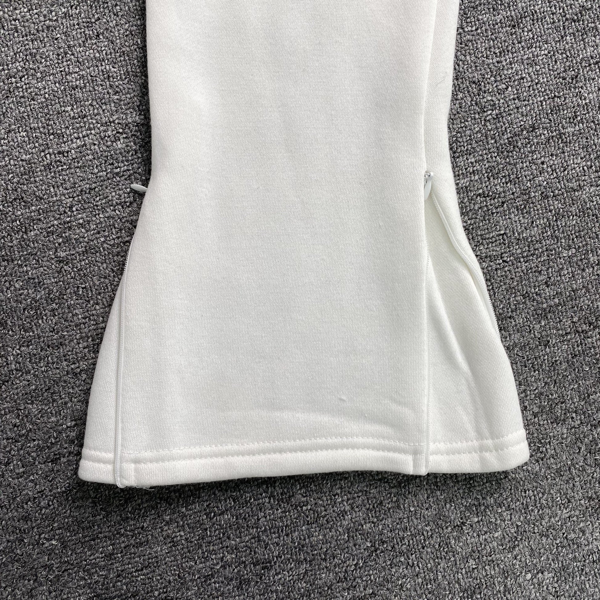SYNA WORLD SYNA LOGO SWEATPANTS WHITE - Phantom Kicks