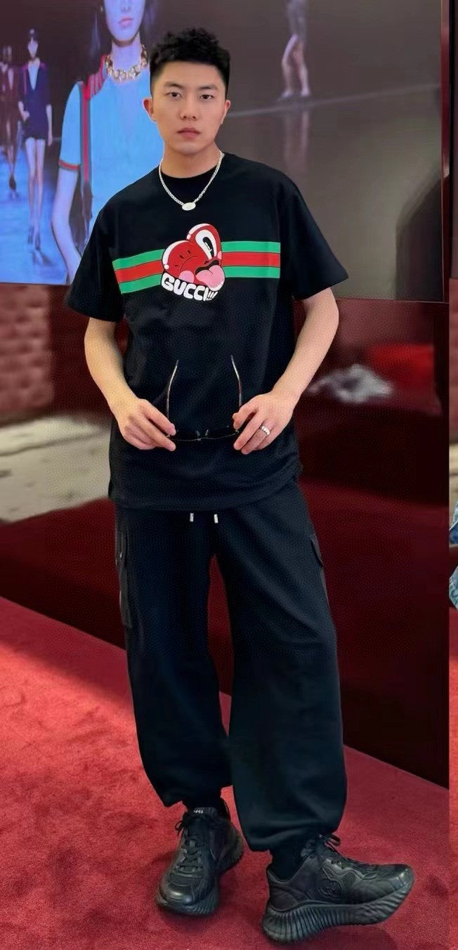 Gucci Black T-Shirt with Heart Graphic - Phantom Kicks
