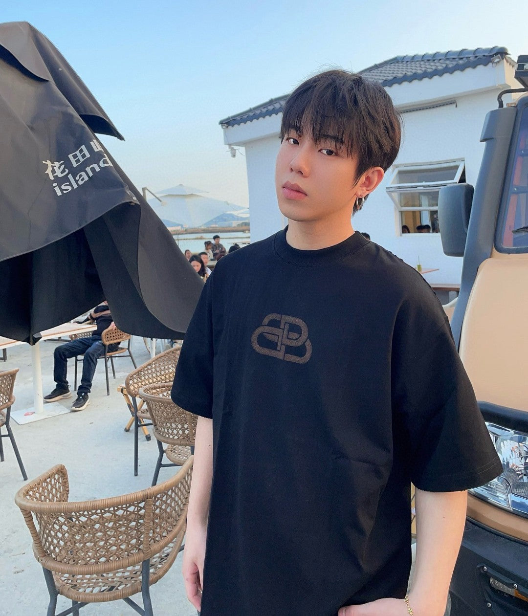 Balenciaga T-Shirt - Monochrome Logo - Phantom Kicks