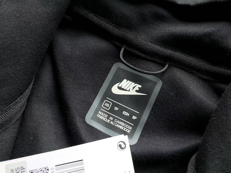 NIKE TECH FLEECE HOODIE x BLACK - Phantom Kicks