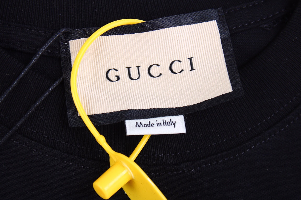 Gucci T-shirt with Retro Logo (Black) - Phantom Kicks
