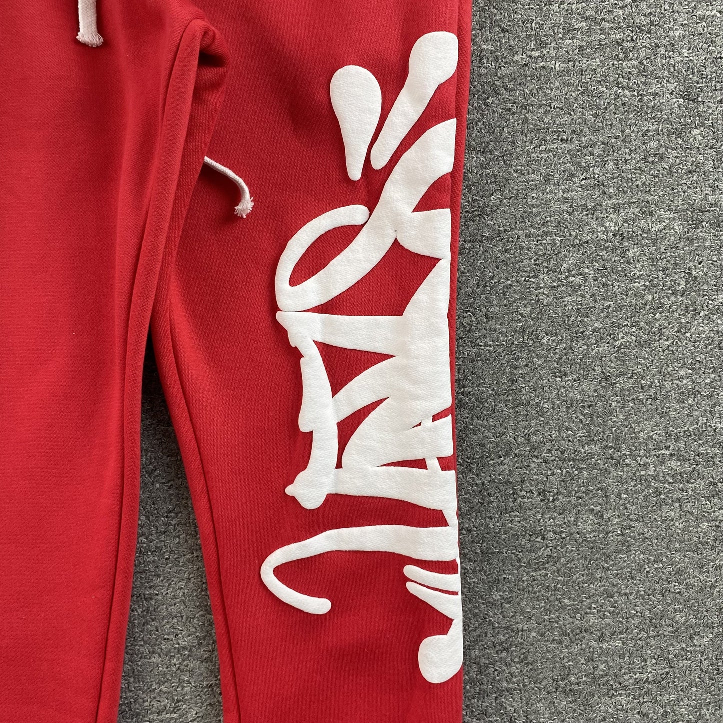 SYNA WORLD SWEATPANTS RED - Phantom Kicks