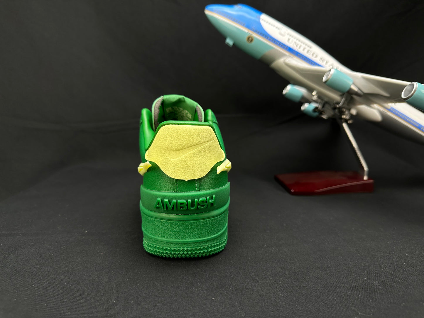 NIKE AIR FORCE 1 "Big Swoosh Green" - Phantom Kicks
