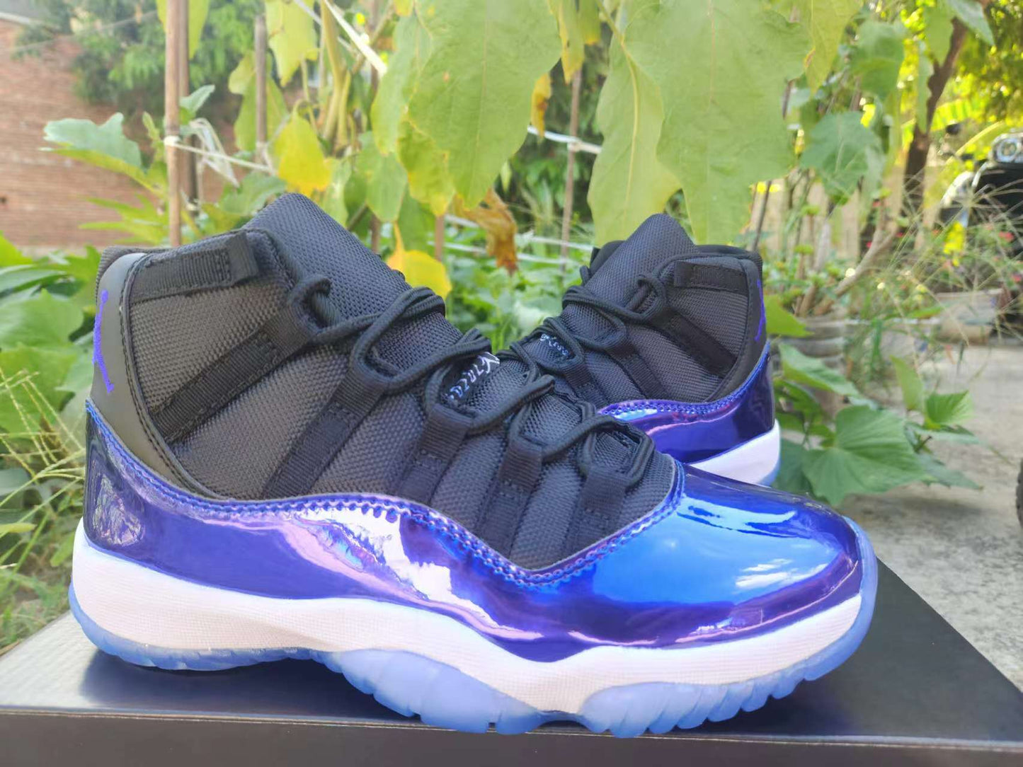 JORDAN 11 Blue - Phantom Kicks