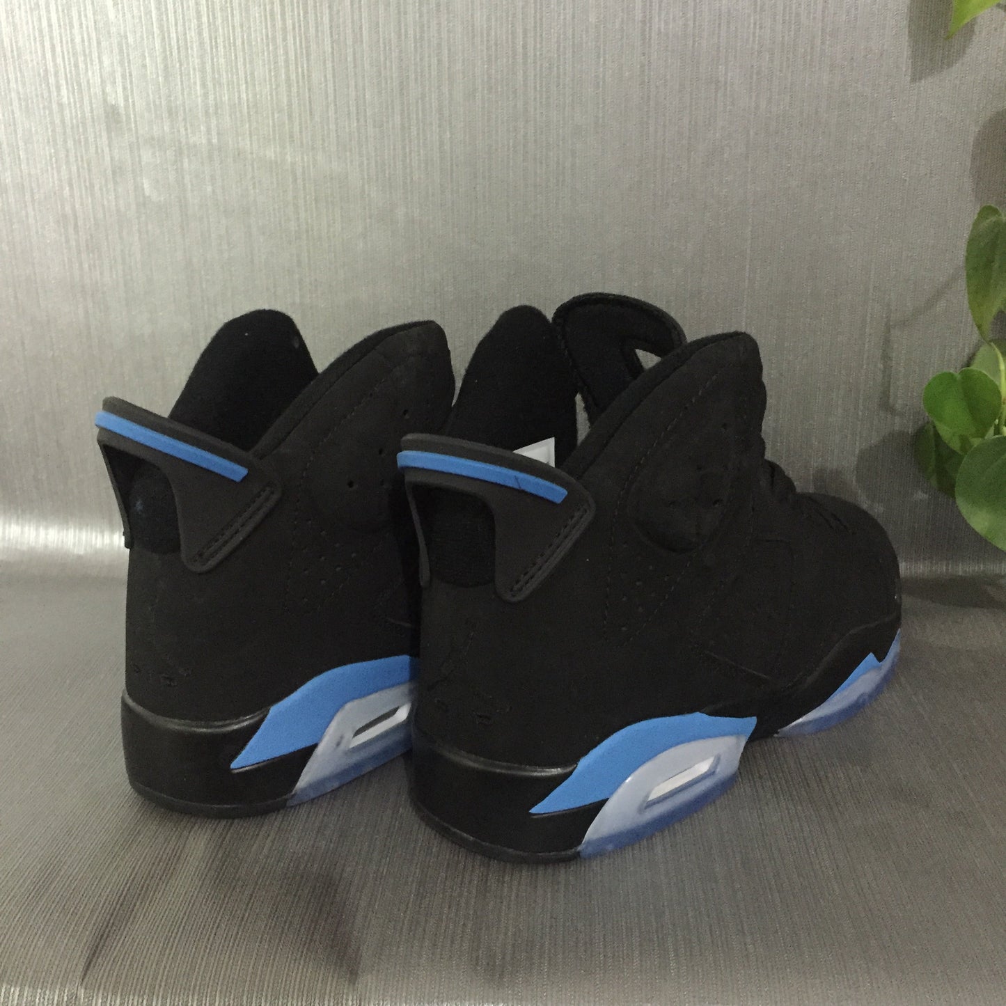 Jordan 6 Retro "Black University Blue" - Phantom Kicks