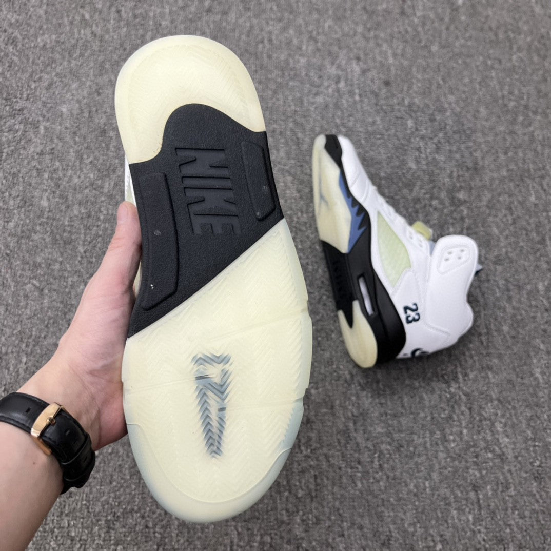 JORDAN 5 White and Black - Phantom Kicks