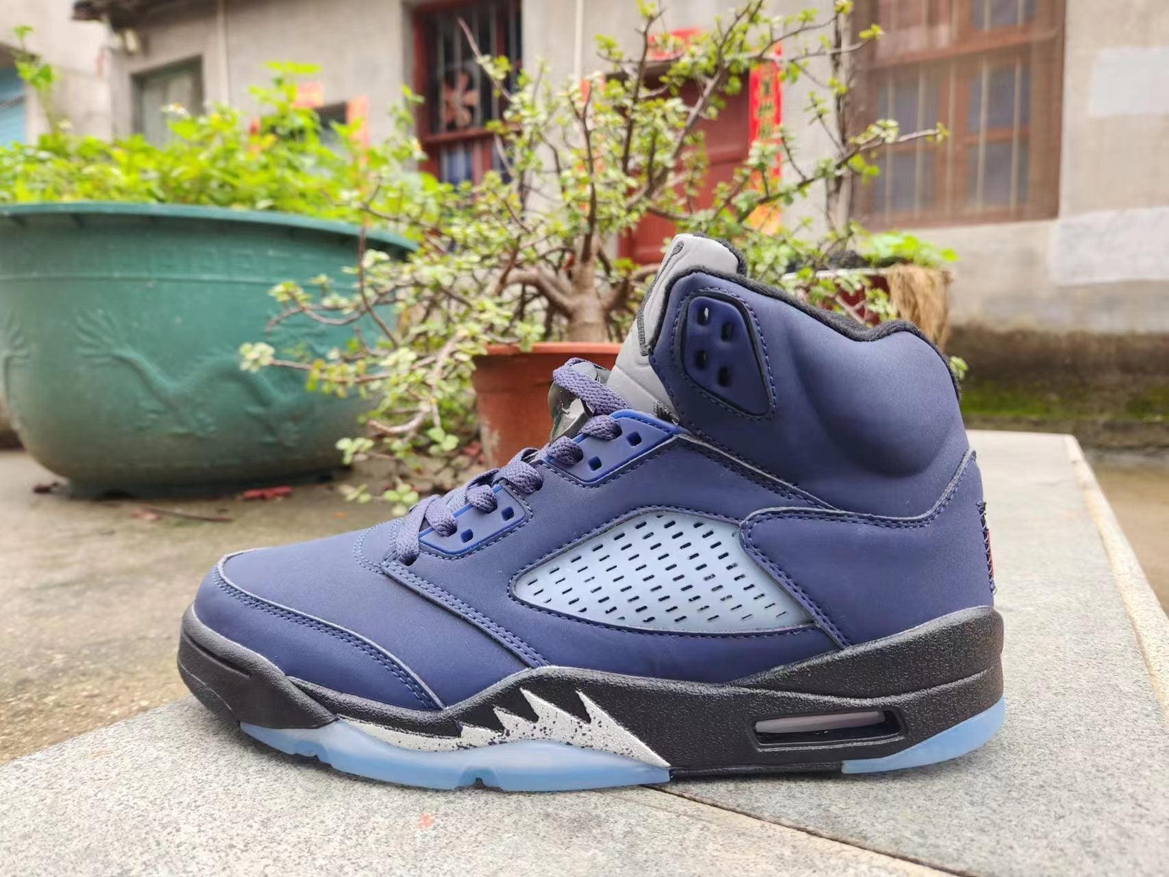 Jordan 5 blue and black - Phantom Kicks