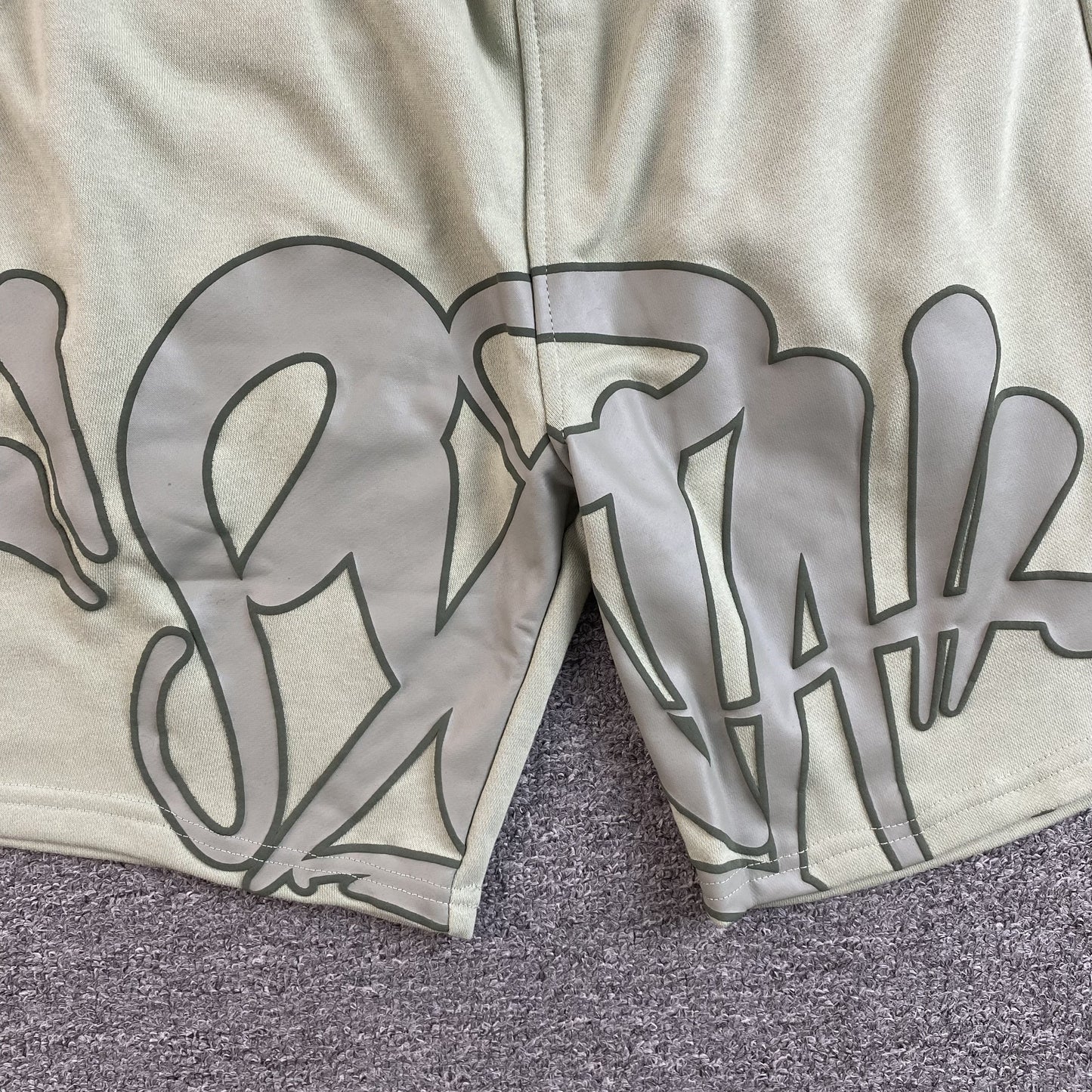 SYNA WORLD SHORTS SAGE - Phantom Kicks