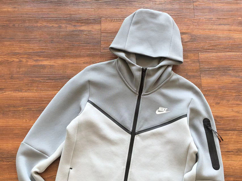 NIKE TECH FLEECE HOODIE x GREY/WHITE - Phantom Kicks