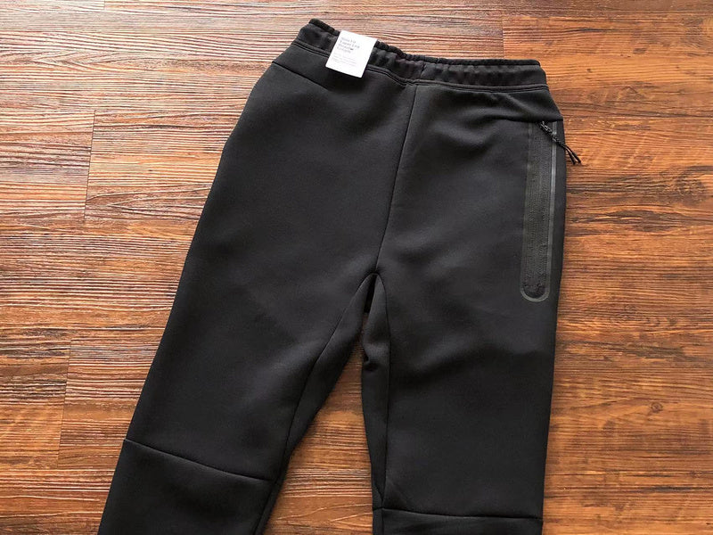 NIKE TECH FLEECE PANTS x DARK BEETROOT/PHANTOM - Phantom Kicks