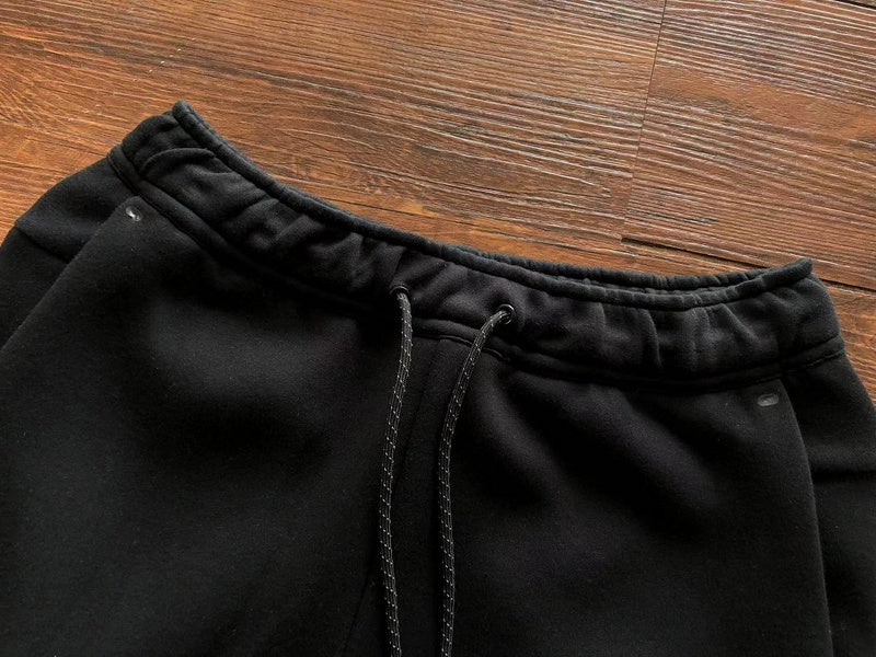 NIKE TECH FLEECE PANTS x BLACK - Phantom Kicks