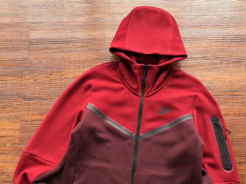 NIKE TECH FLEECE HOODIE x BERRY/POMEGRANATE - Phantom Kicks