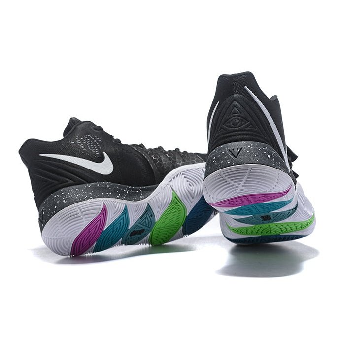 NIKE KYRIE 5 x BLACK MAGIC - Phantom Kicks
