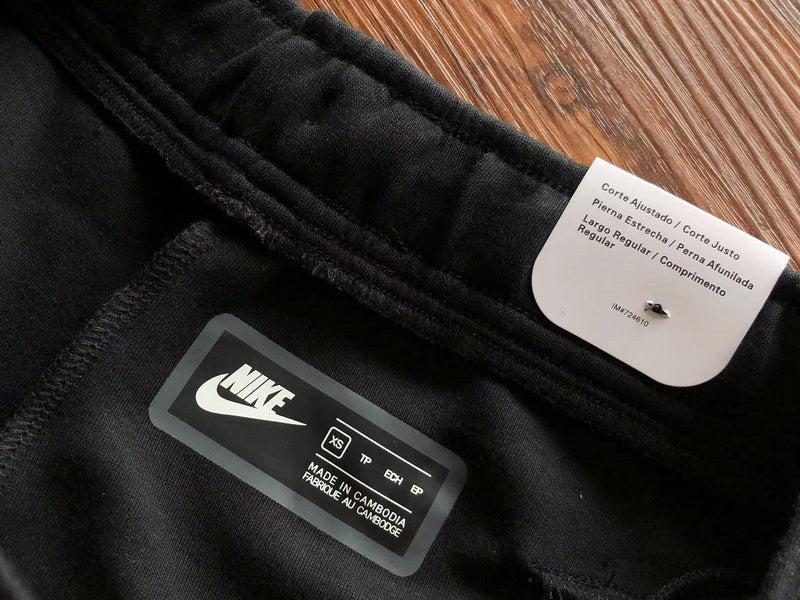 NIKE TECH FLEECE PANTS x BLACK - Phantom Kicks