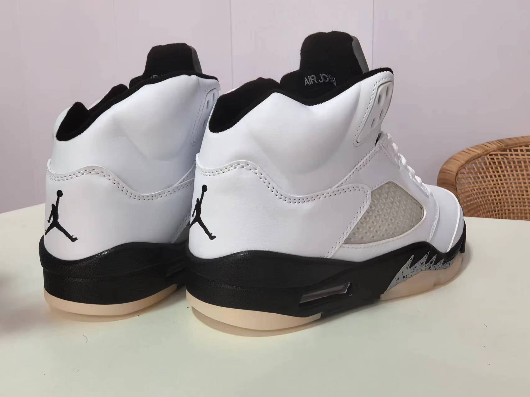 JORDAN 5 RETRO WHITE/BLACK - Phantom Kicks