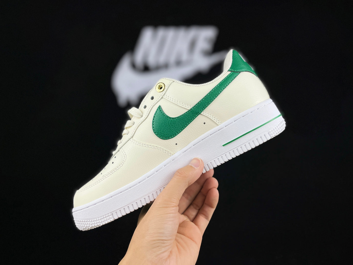 NIKE AIR FORCE 1 "Light Green" - Phantom Kicks