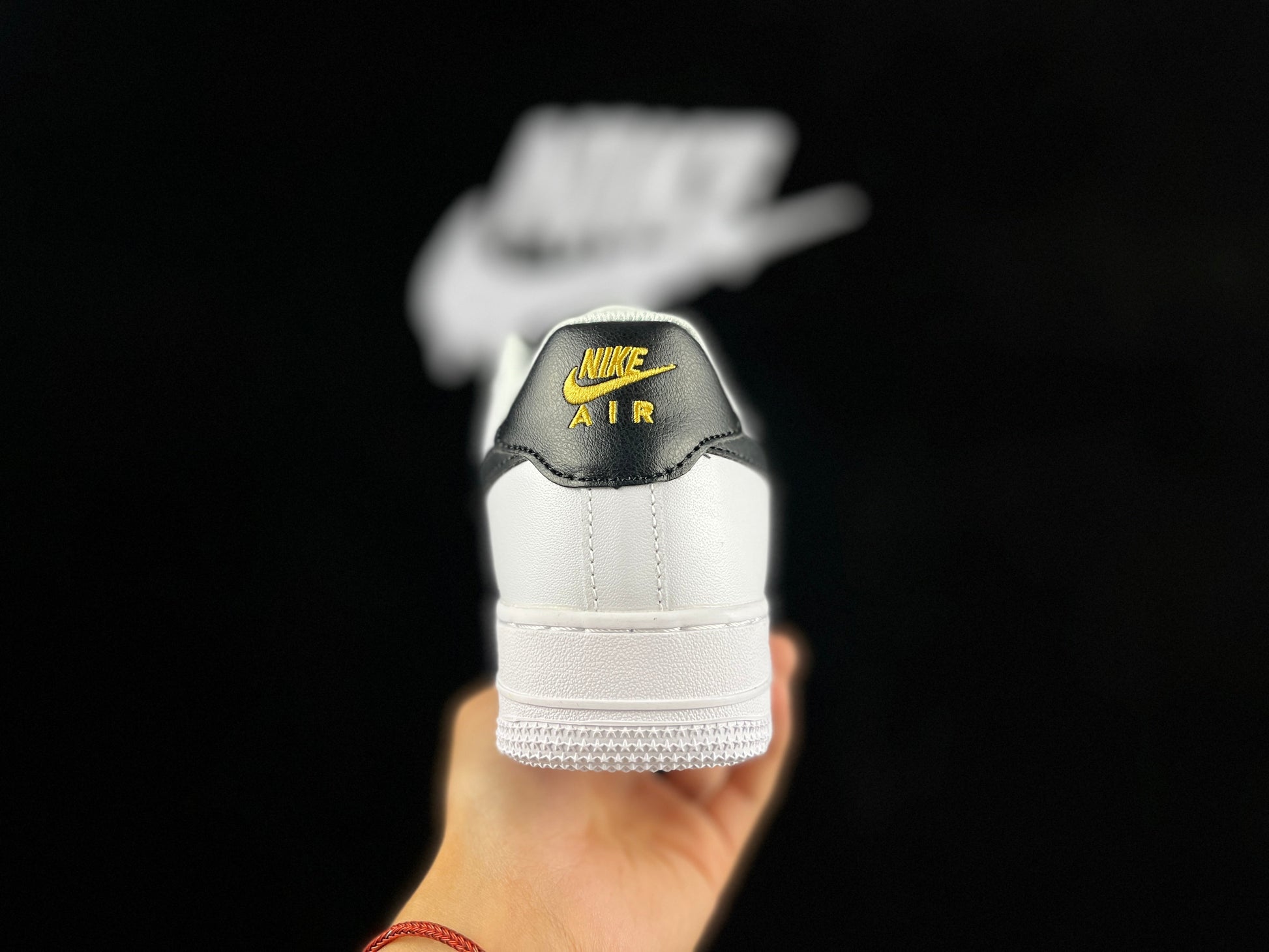NIKE AIR FORCE 1 "Mini Swoosh White/Black" - Phantom Kicks