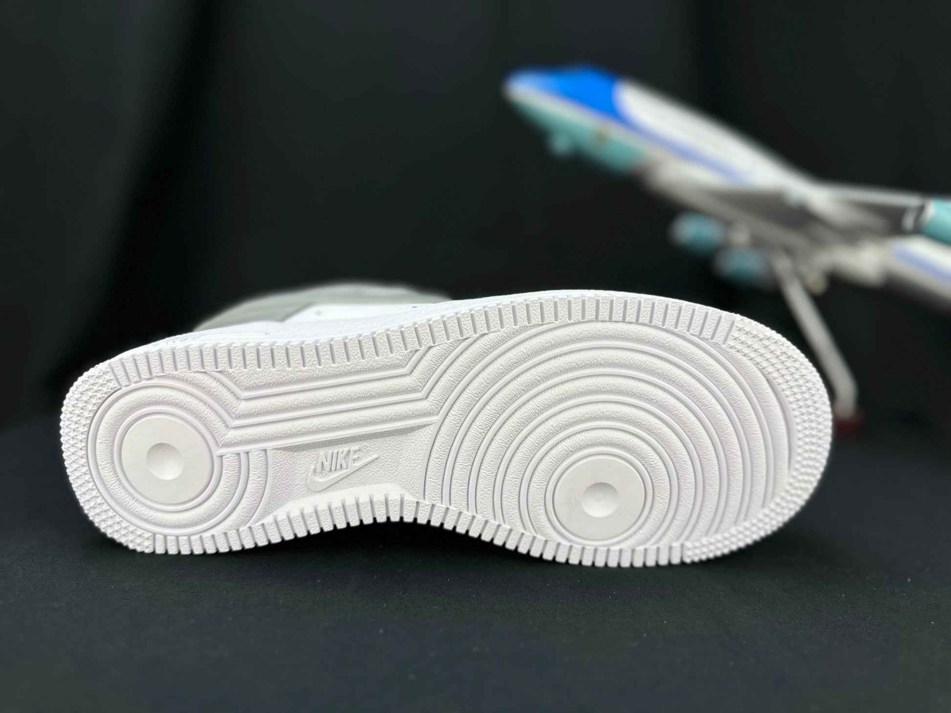 NIKE AIR FORCE 1 "White/Grey" - Phantom Kicks