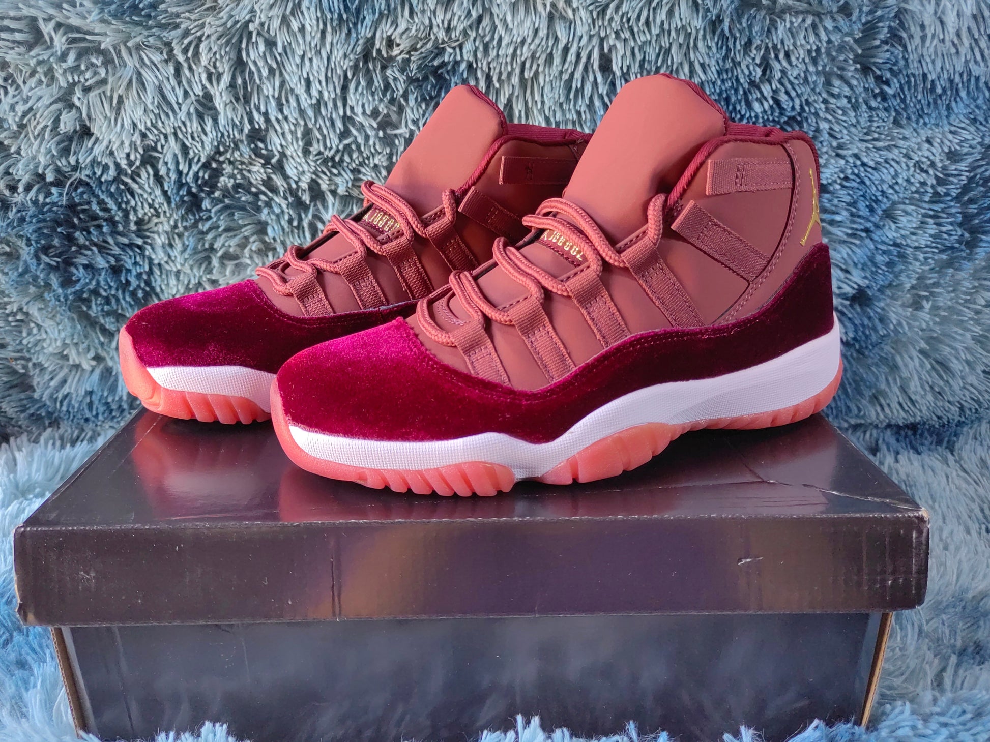 JORDAN 11 “Heiress” - Phantom Kicks