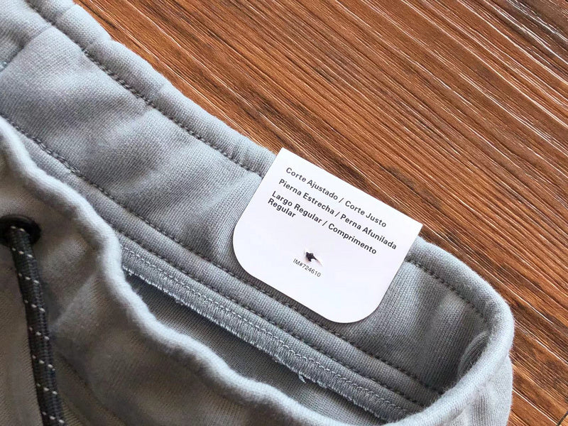 NIKE TECH FLEECE PANTS x GREY/WHITE - Phantom Kicks