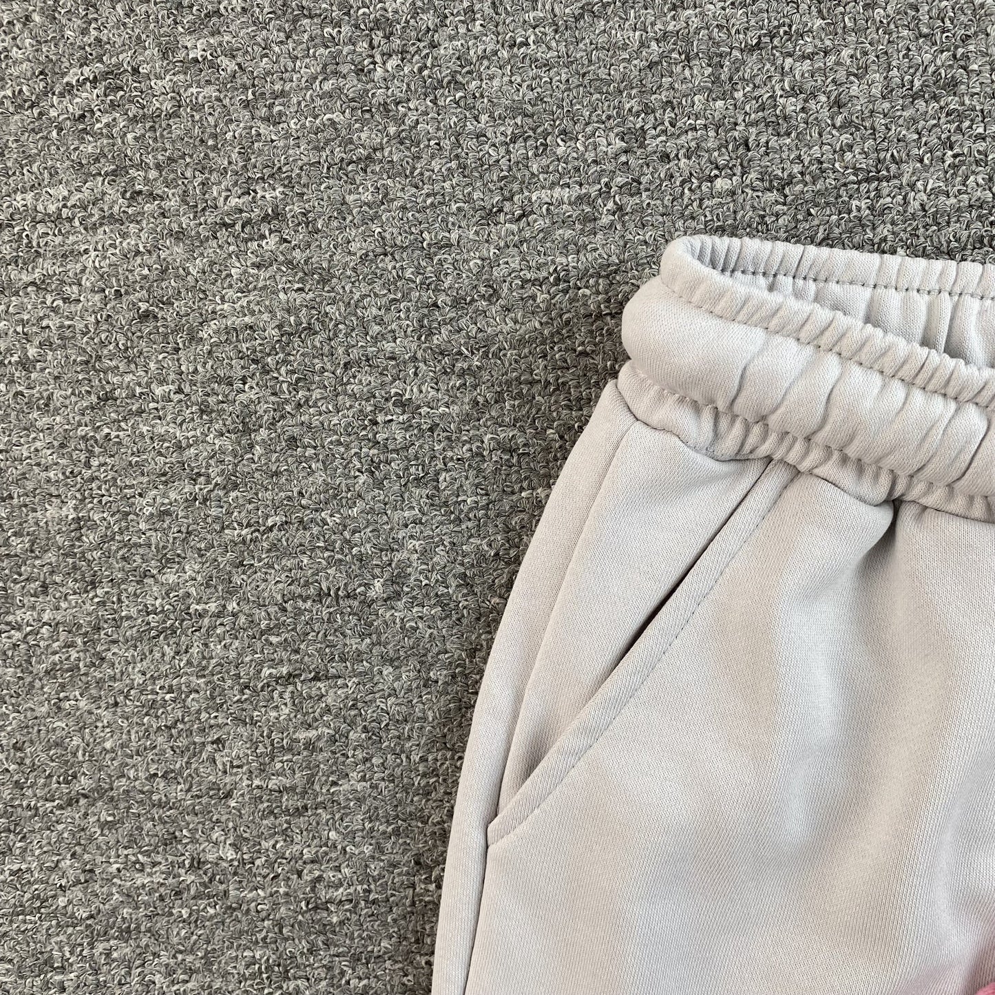 SYNA WORLD SHORTS GREY PINK - Phantom Kicks