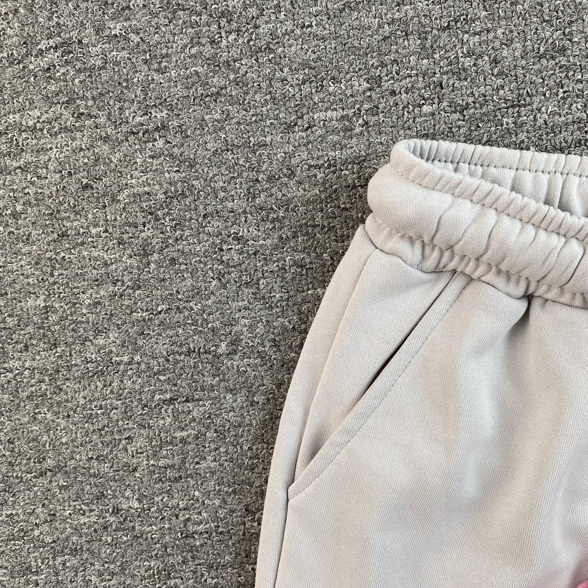 SYNA WORLD SHORTS GREY PINK - Phantom Kicks