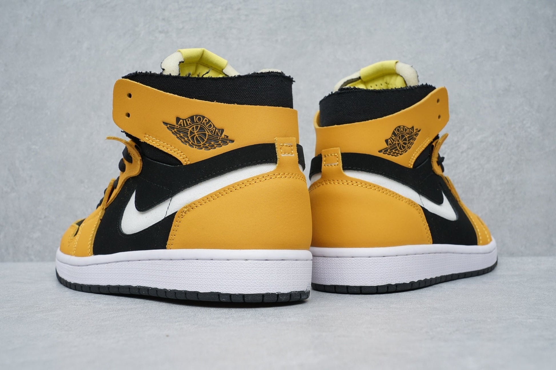 JORDAN 1 HIGH ZOOM AIR CMFT x BLACK MONARCH - Phantom Kicks