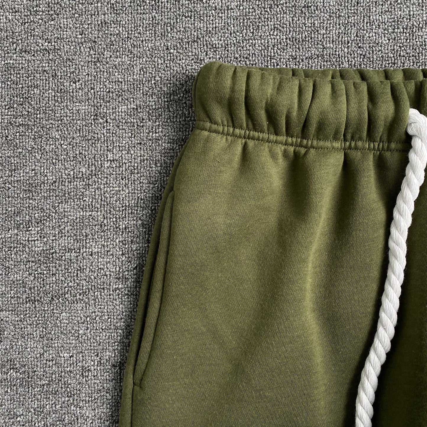 SYNA WORLD SYNA LOGO SWEATPANTS SAGE - Phantom Kicks