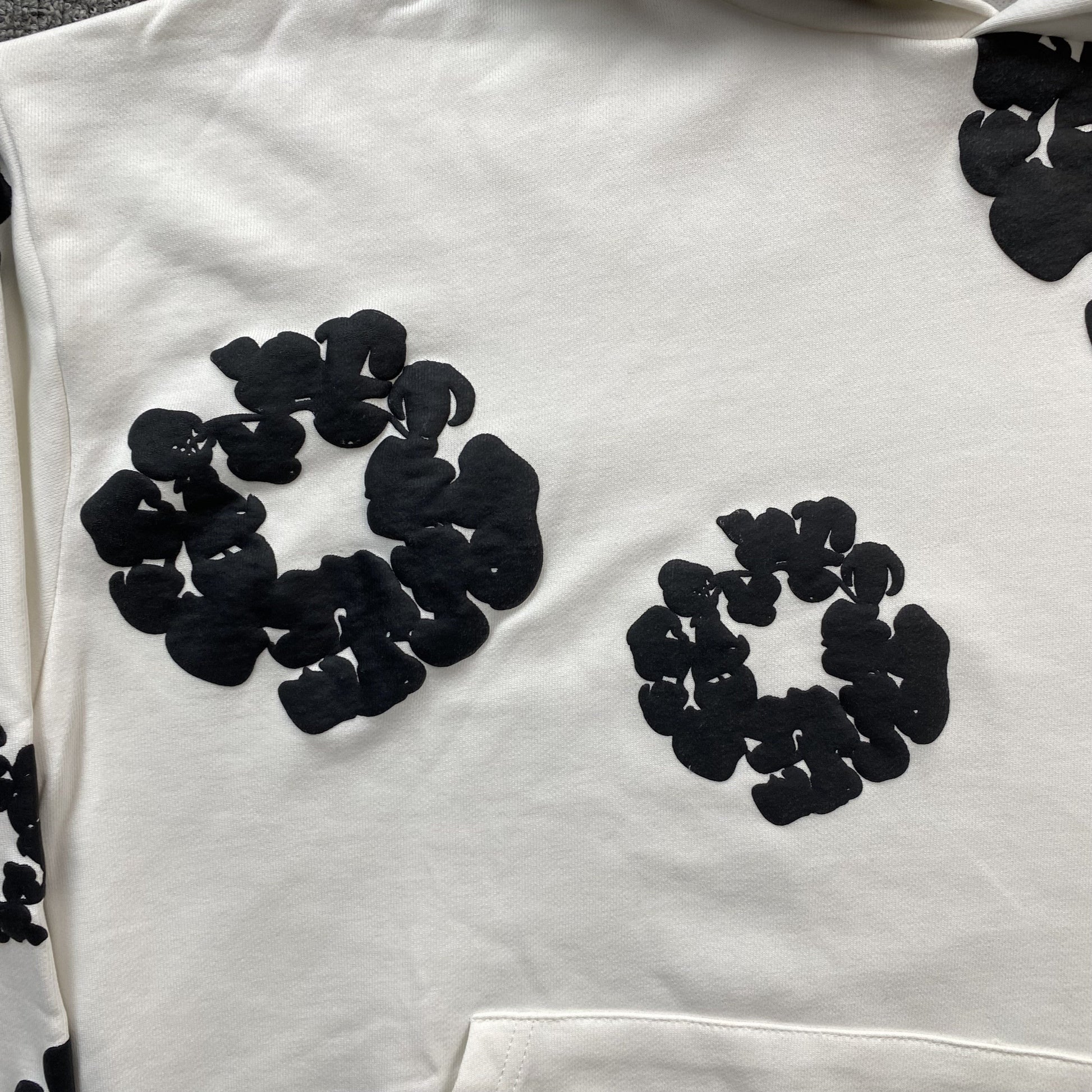 DENIM TEARS COTTON WREATH HOODIE WHITE - Phantom Kicks