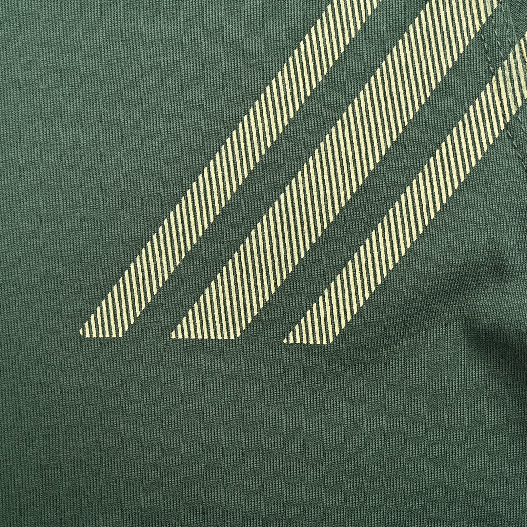 Burberry Green Check Pattern T-Shirt - Phantom Kicks