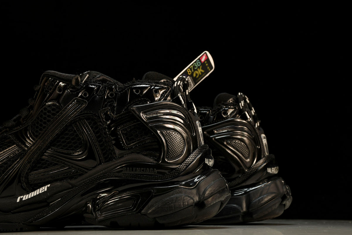 B Runner Black