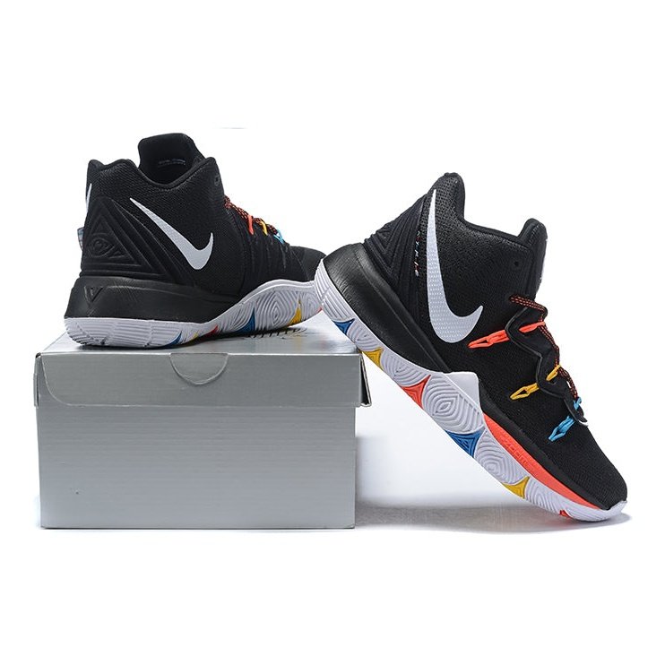 NIKE KYRIE 5 x FRIENDS - Phantom Kicks